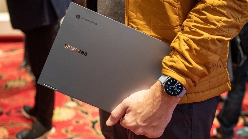 Samsung Galaxy Chromebook 13 Hero