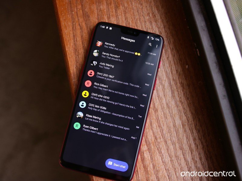 Android Messages with a dark theme 