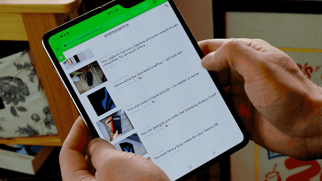 Multitasking on the Galaxy Fold