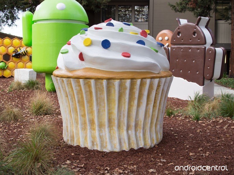 Android Cupcake statue