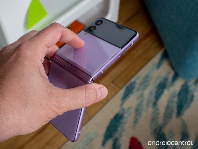 Samsung Galaxy Z Flip 3 Hands On Folding Back