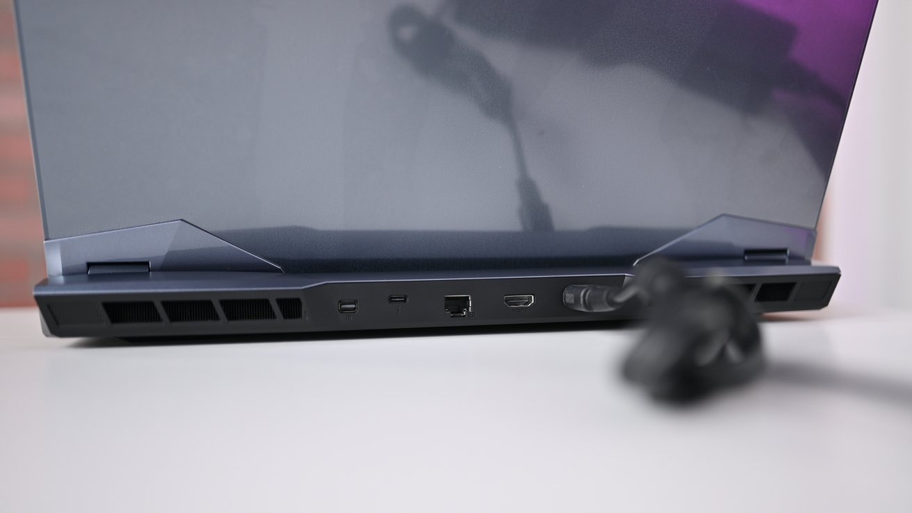 Rear ports on the GE76 Raider