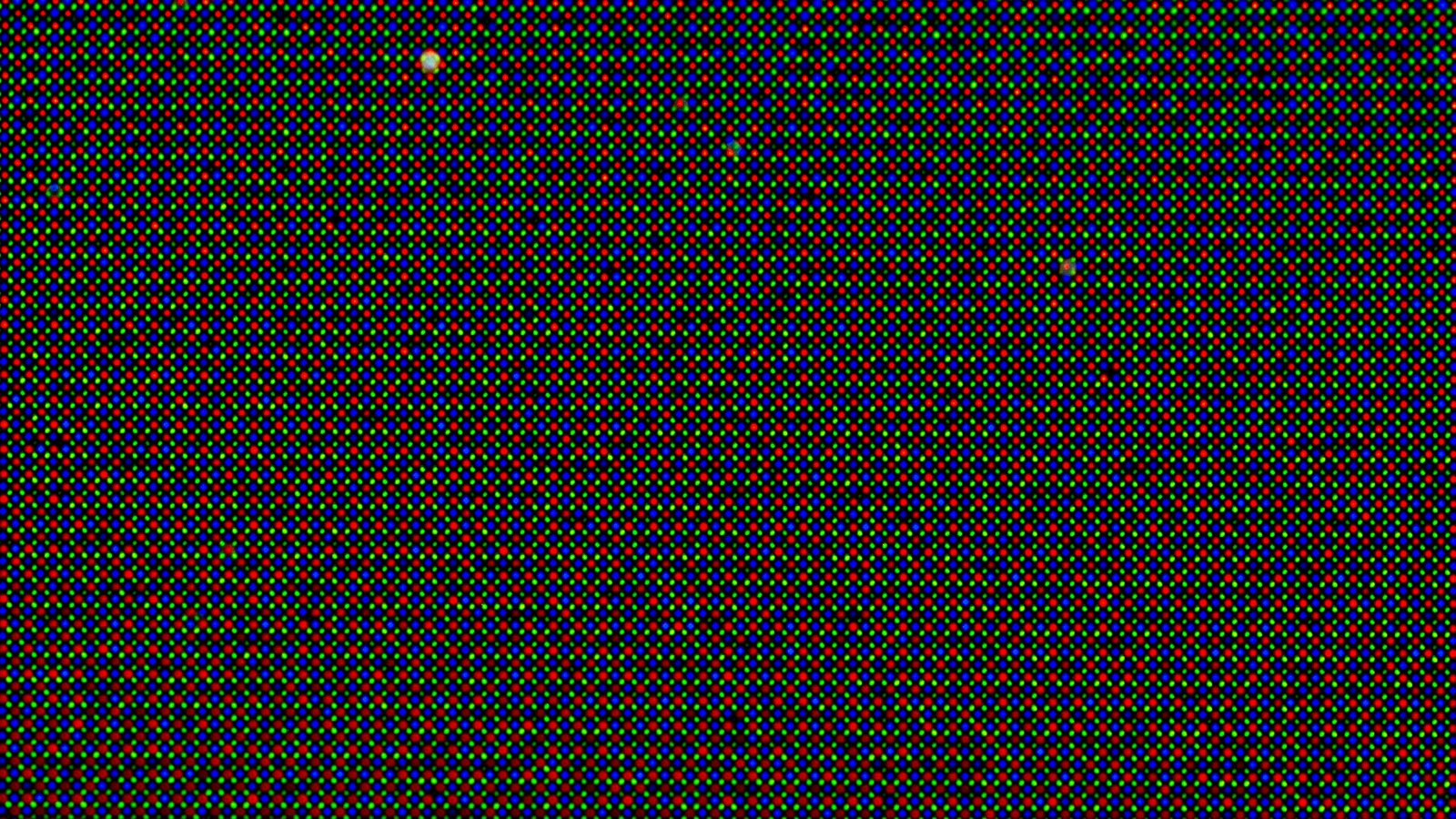 An extreme close up of the Galaxy S24 Ultra's panel at a brightness under 10%.