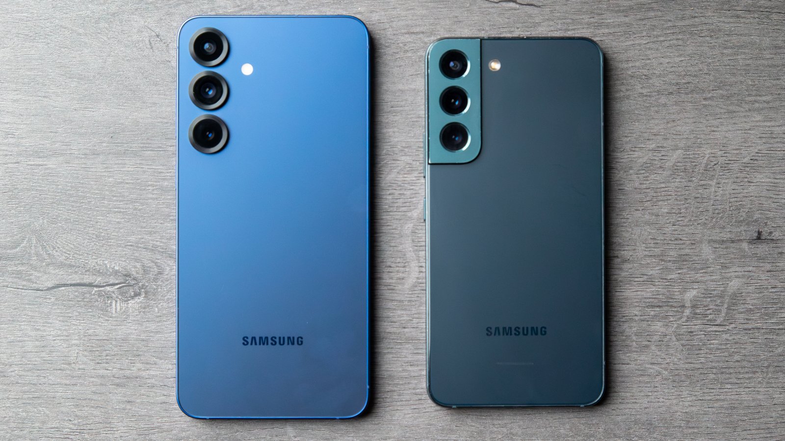 The Galaxy S25 Plus next to the Galaxy S22