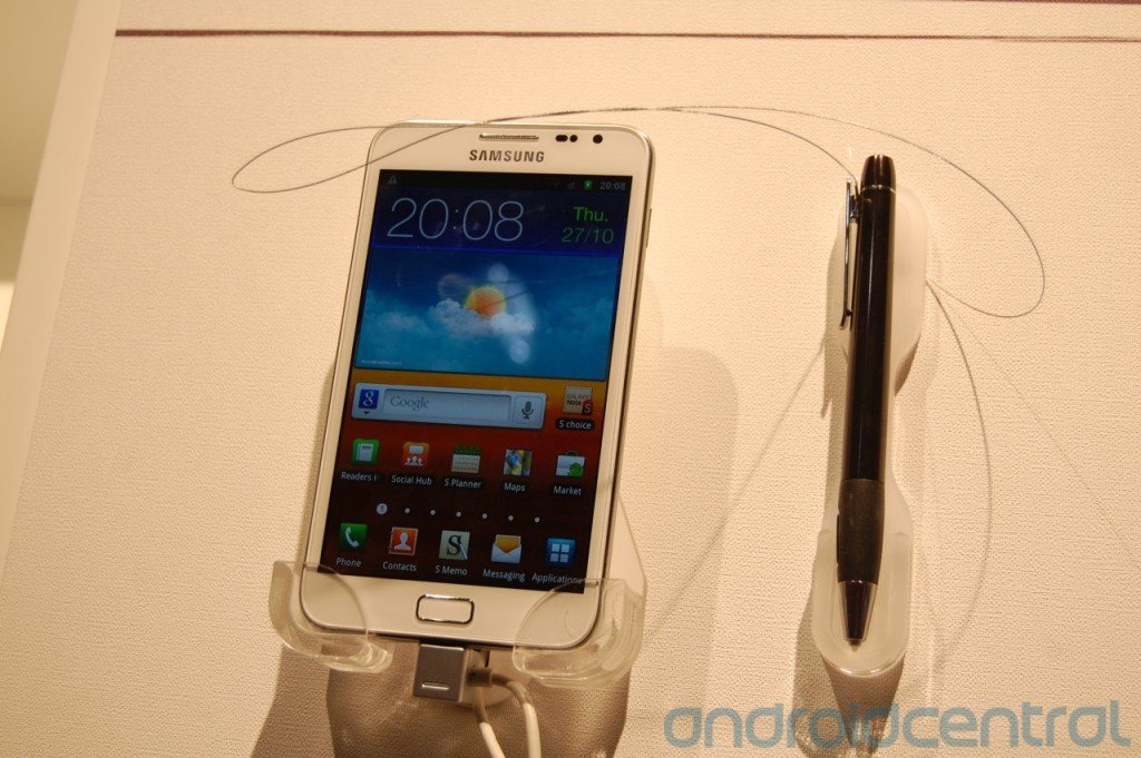 The original Galaxy Note next to the S Pen