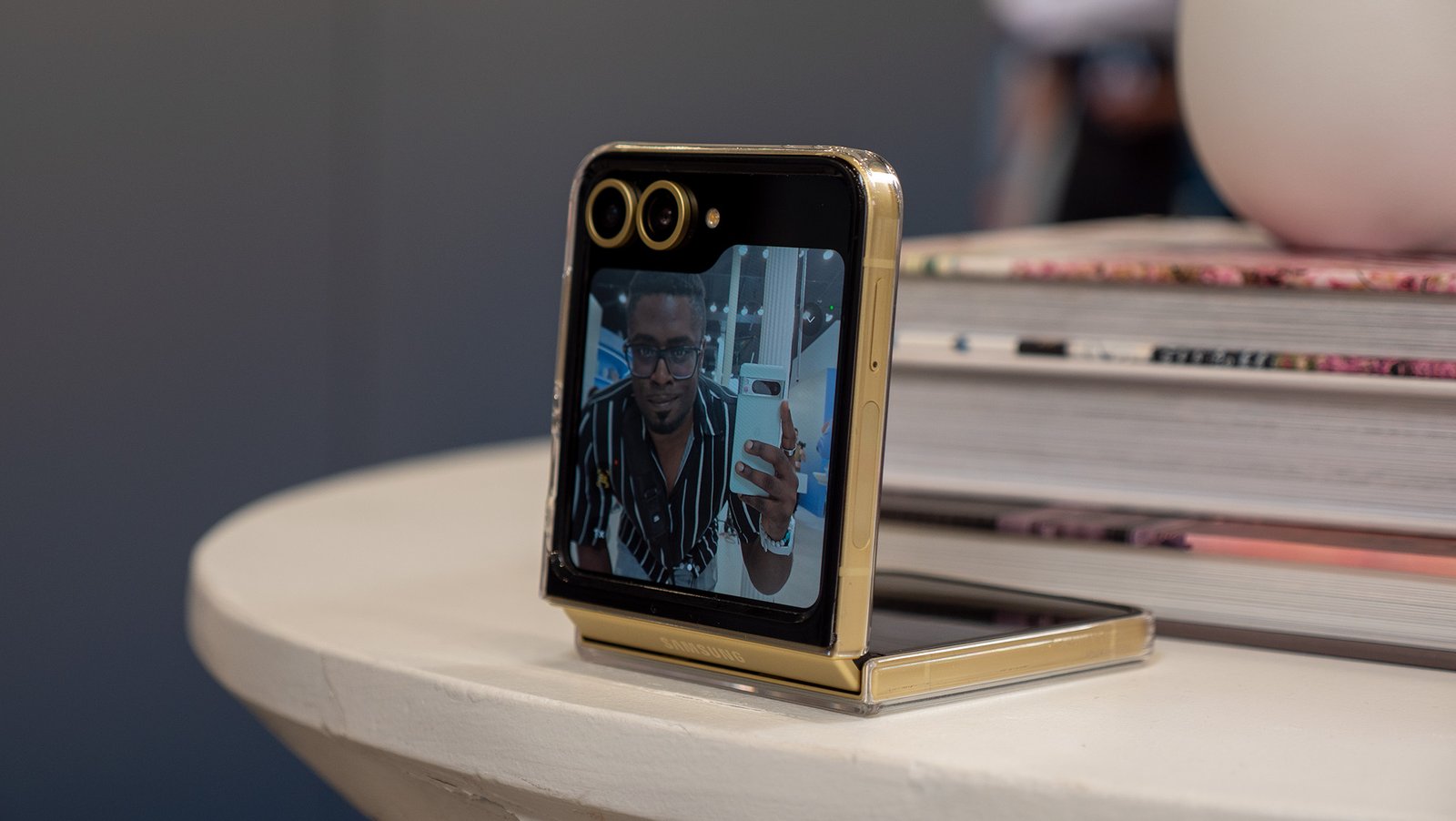 The Auto Zoom on the Samsung Galaxy Z Flip 6